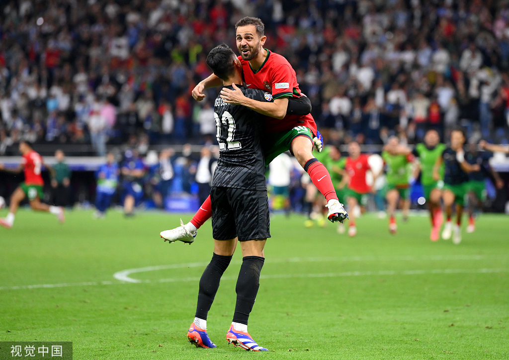 赛地聚焦：葡超赛后热度飙升，新疆广汇单刀错失，赛场秩序良好，赛程密集仍需轮换的简单介绍